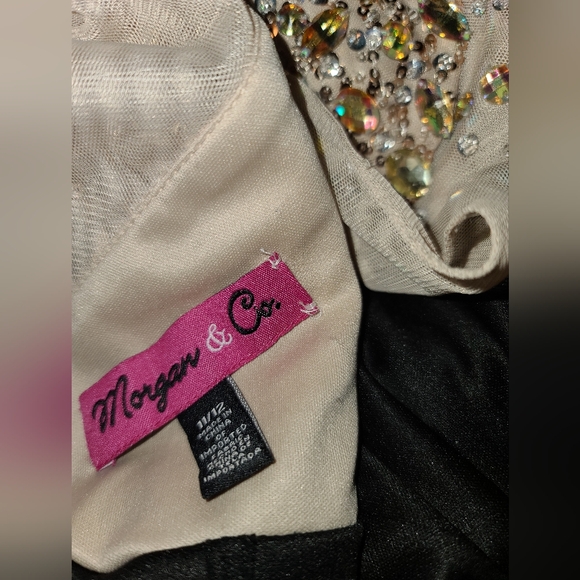 Formal Dress. - Picture 4 of 4